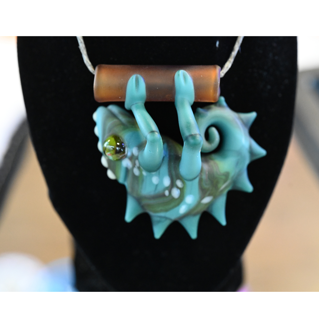 Hardman Art Glass Turquoise Wig Wag Chameleon Pendants (Heady)